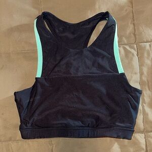Crisscross back sports bra